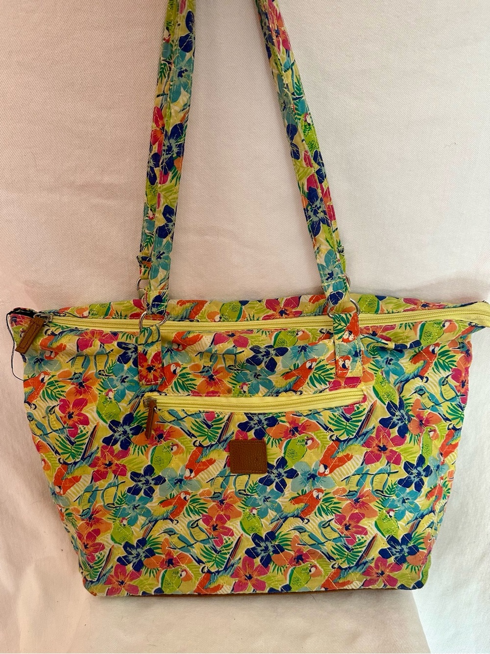 Stone Mountain Tropical Parrot Quilted Tote & Wristlet Set